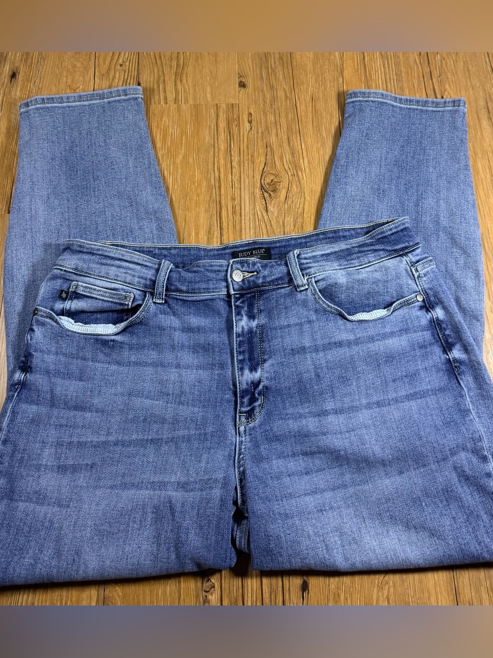 Judy Blue Women’s 20W Boyfriend Jeans Medium Wash Stretch Denim